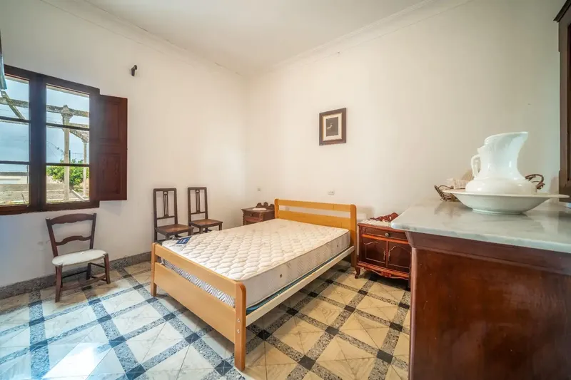 We present this magnificent detached villa located in the coveted residential area of Los Molinos, one of the most valued areas of I — photo 11