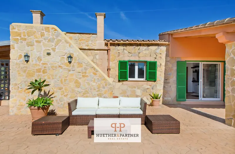 Finca near Llucmajor with guest houses and lots of privacy — photo 4