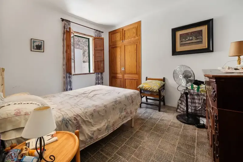 Situated in the heart of the charming old town of Alcudia, this typical Mallorcan house offers 400 m² of living space distributed — photo 7