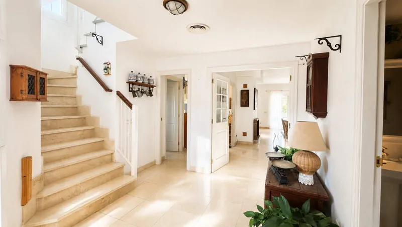 228m² semi-detached house with 4 bedrooms, garden and pool for sale — photo 3