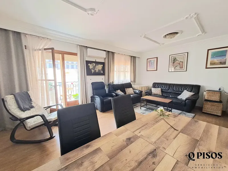 Sunny and spacious first floor, renovated property cared for down to the last detail — photo 1