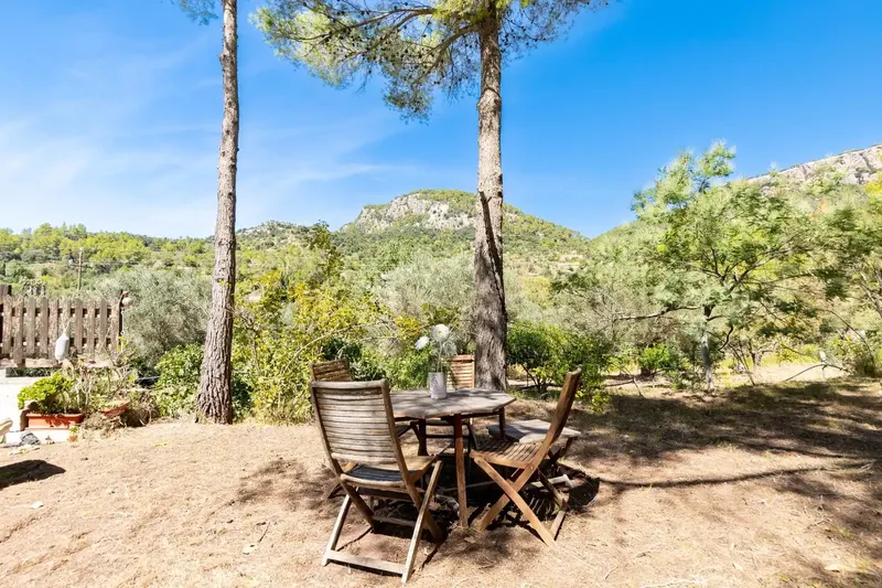 En uno de los entornos más atractivos y tranquilos de la Serra de Tramuntana se encuentra esta encantadora finca rústica situada en Son Caba — photo 3