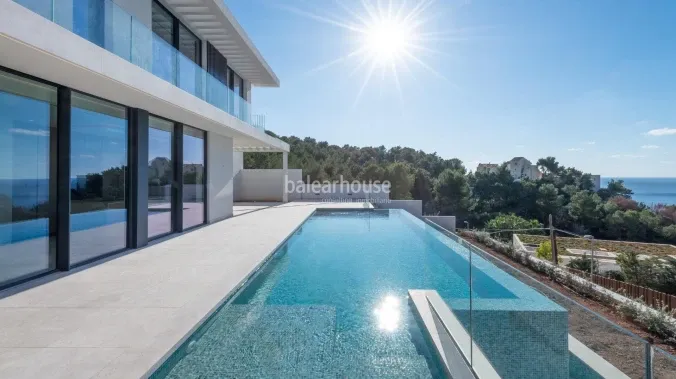 Large villa of high quality and a careful modern design with beautiful sea views in Cala Llamp — photo 2