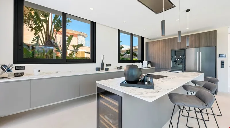 Sophisticated modern villa with harbour vistas for sale in Port Adriano — photo 5