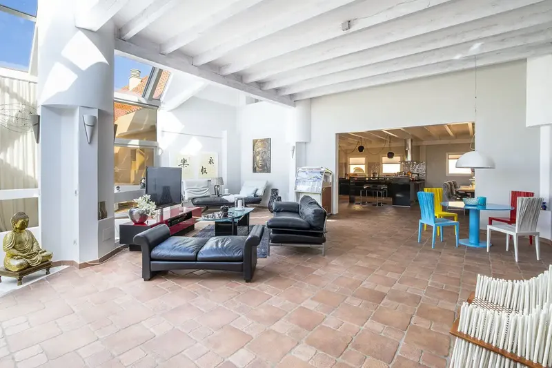 Located in the center of one of the most luxurious ports in Mallorca, we present this fabulous penthouse in Puerto Andratx. The spacious property — photo 8
