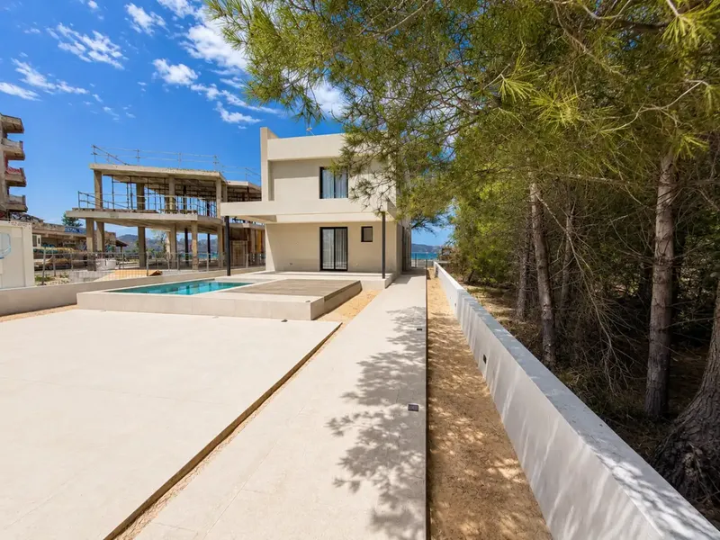 Casa con terraza en alquiler en Alcúdia - Carrer del Salzes — photo 2