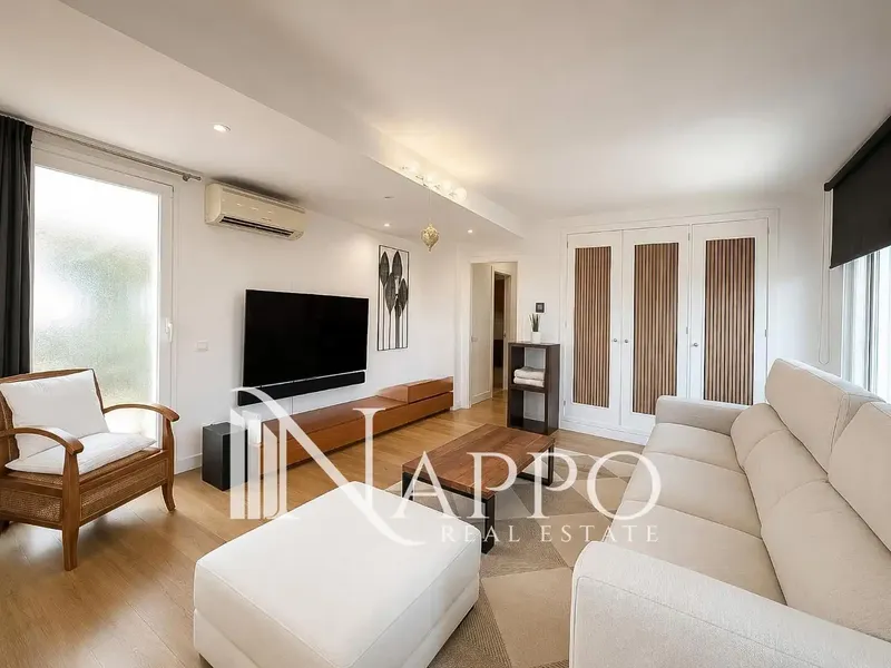 Nappo Real Estate is pleased to present this exclusive 280m² duplex penthouse, located on the second floor of an elegant — photo 2