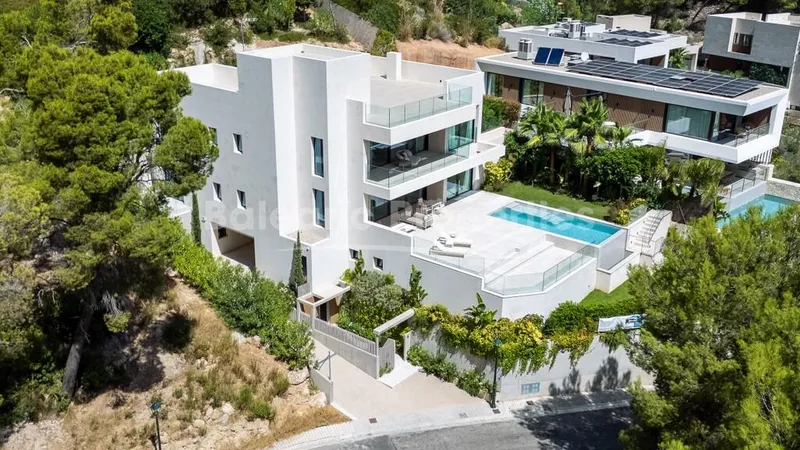 Elegant Modern Mediterranean Villa in Upper Son Vida, Mallorca — photo 2