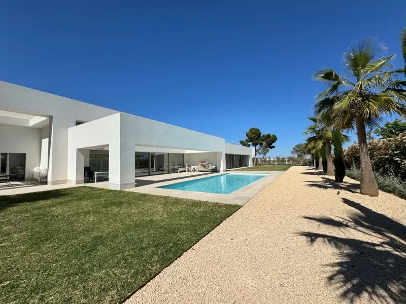Elegant villa in the preferred residential area of Sol de Mallorca — photo 1