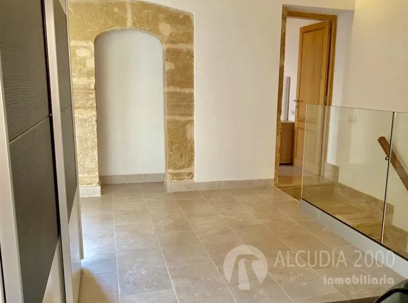 Town House — photo 2