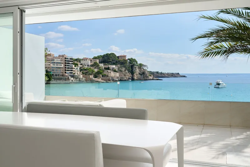 Long term rental: Exclusive duplex apartment in first sea line in Cala Mayor - Marcel Remus Real Estate — photo 2
