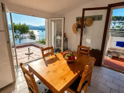 Apartment on the Seafront in Portocolom — photo 6