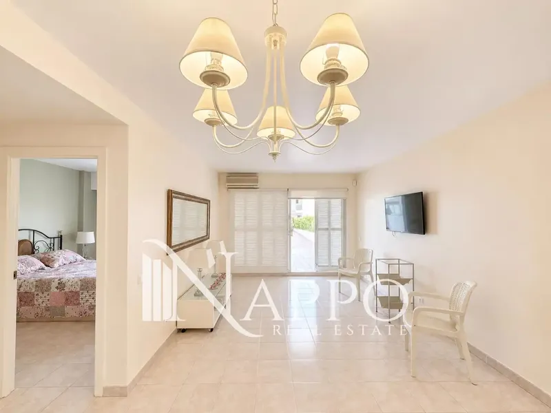 Nappo Real Estate tiene el placer de presentaros este atractivo apartamento exterior con una magnífica terraza de 119 m², situado en la prim — photo 9