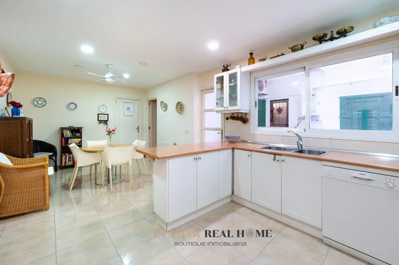 Flat - Palma de Mallorca (Centro), Built Surface 214 m², 5 Bedrooms, 3 Bathrooms, Lift — photo 12
