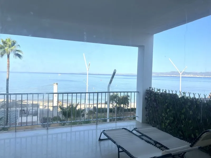 Exclusive apartment with panoramic view on the first line to the sea — photo 11