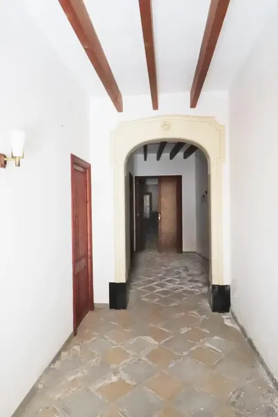 Charming terraced house in the picturesque village of Llucmajor, a location that combines tranquility and Mallorcan tradition with u — photo 1