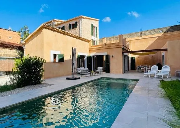 Village house in Calle Adela Oliver LLinas, 6, Soller — photo 1