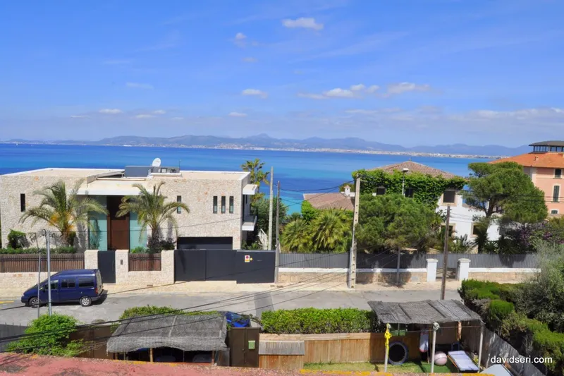 Villa with sea views — photo 1