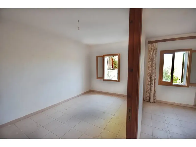 Two minutes from Santa Margalida, on the way to the beach we find this property with a plot of 7048 m2 and buildings — photo 5