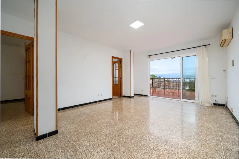Penthouse with Private Terrace of 81 m² in La Vileta — photo 9