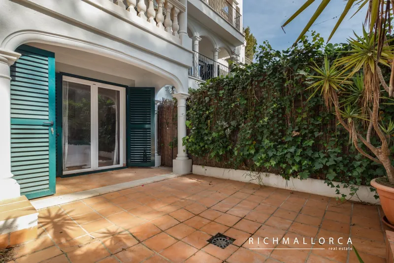 Renovated duplex apartment with spacious private terraces in Cas Català — photo 10