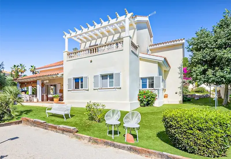 Spacious family villa with garden and pool in Nova Santa Ponsa — photo 6
