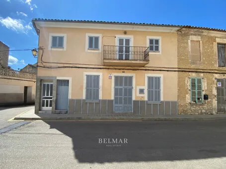 Townhouse with two residential units and roof terrace in Sant Llorenç — photo 2