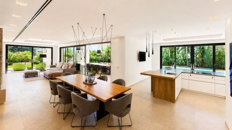 Impressive modern villa with rooftop sea views in Nova Santa Ponsa. — photo 2