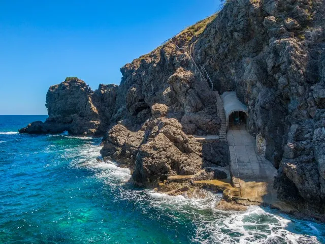 Incredible seafront finca with boathouse for sale in Banyalbufar, Mallorca — photo 11