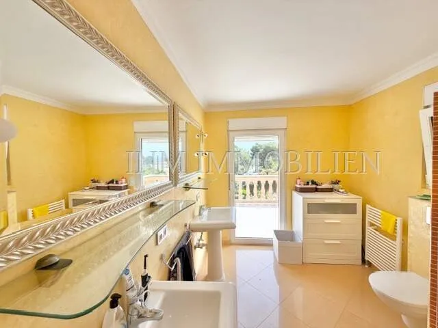 260m² detached house with 5 bedrooms, pool & sea views for sale — photo 11