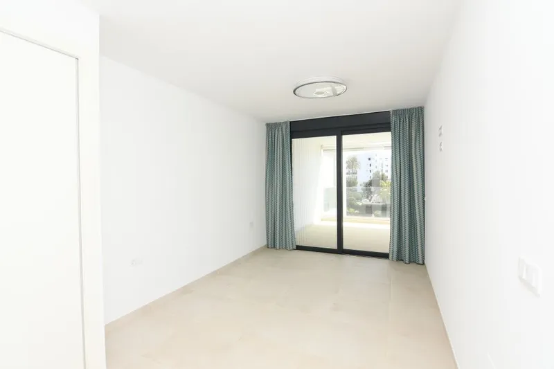 Modern and bright apartment in a quiet residential complex in Porto Colom — photo 11