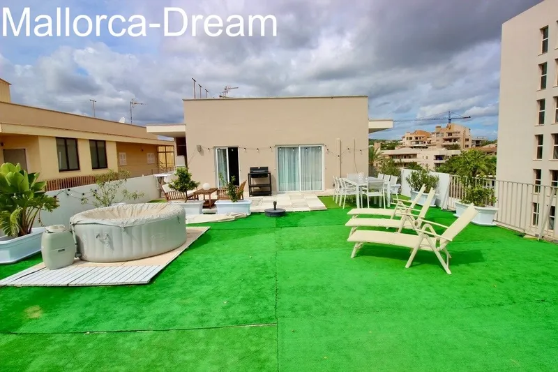 Cala Millor: Modernised penthouse flat close to the beach with 180 m2 mega terrace and sea view — photo 5
