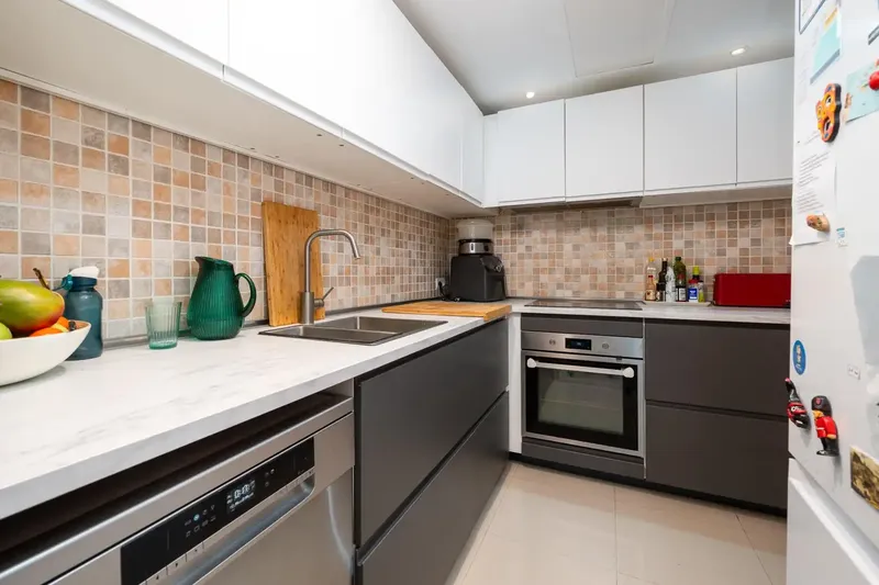 Discover this impressive duplex located in the quiet town of Vilafranca de Bonany. Built in 2008, this property is — photo 7