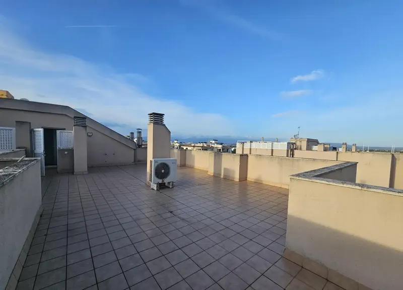 Penthouse with private solarium of 66 m2 and covered parking just 250 m from the sea – Playa de Palma — photo 2