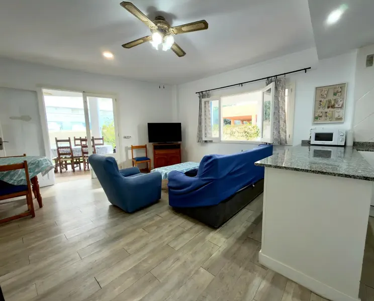 Important information: The apartment is NOT rented in July or August — photo 3