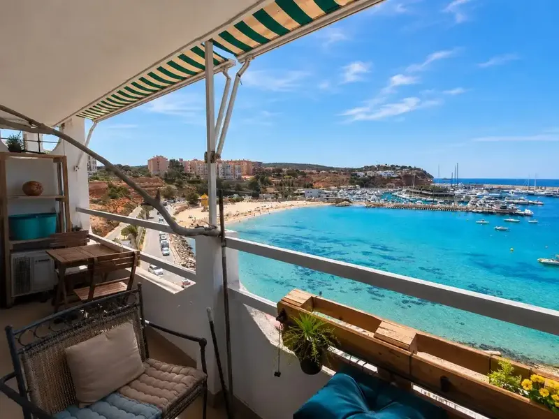 Elegant and modern seafront flat in El Toro, next to Port Adriano marina — photo 1