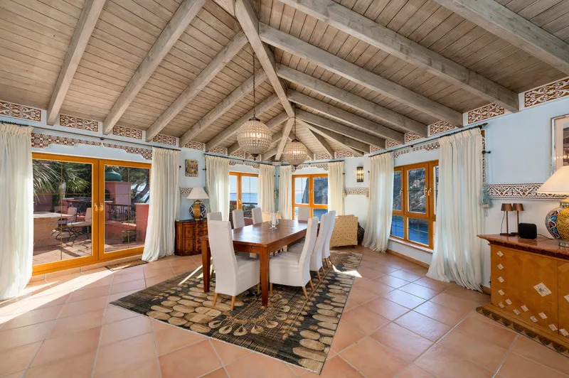 Luxury villa for rent on the front line in Puerto de Andratx — photo 7