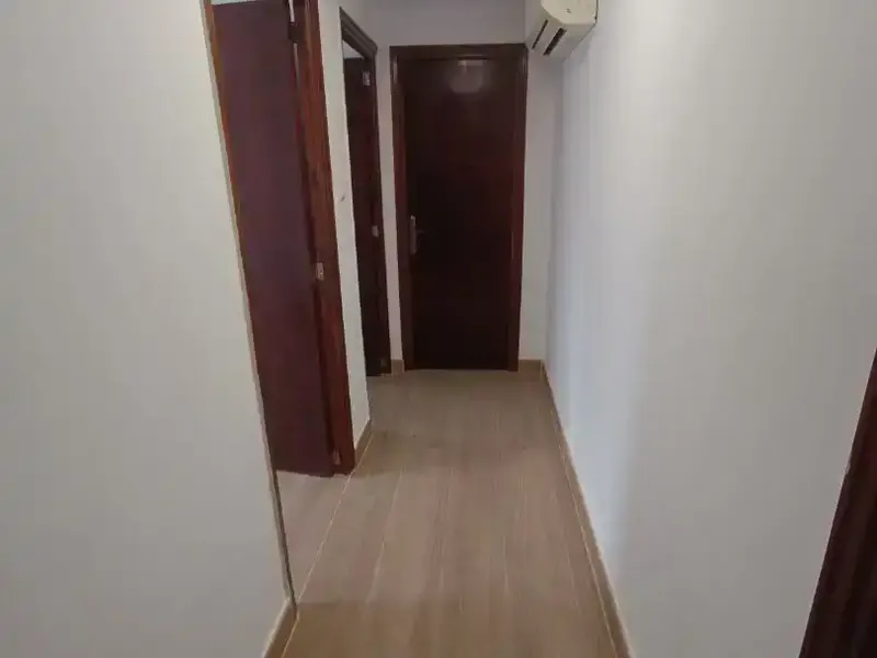 Solo contactar por Whatsapp al telf del anunciante. Ático tercero sin ascensor reformado en calle Luis Marti de Palma en edificio muy lumino — photo 9