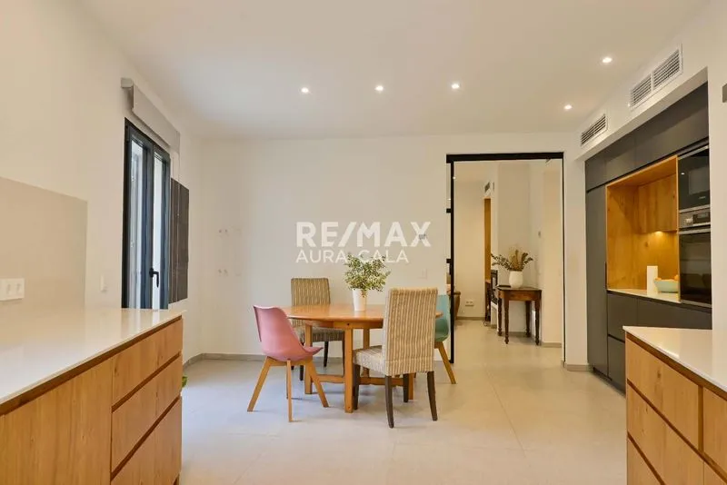 Townhouse — photo 1