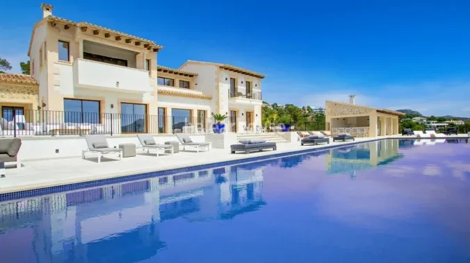 Exceptional finca with views of the sea and Puerto de Andratx — photo 1