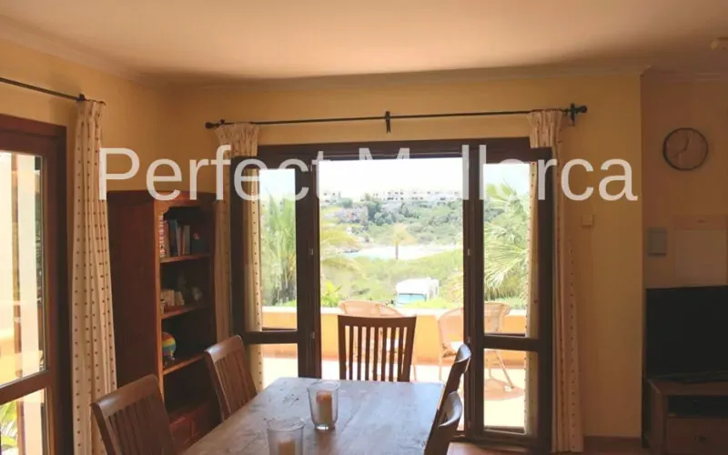 End townhouse overlooking the beach in a well maintained complex with pool in Cala Murada — photo 8