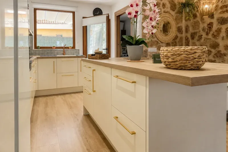 Renovated townhouse with 2 bedrooms, two terraces and pool — photo 8