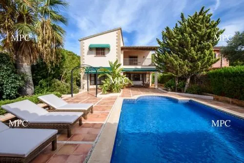 Elegant Villa with Pool, Sea Views & Spacious Outdoor Living in Porto Cristo — photo 1
