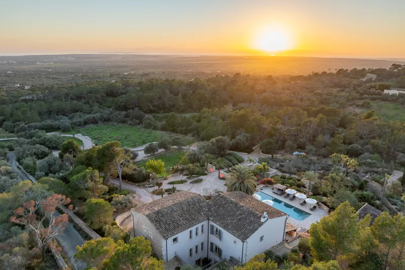 Idyllic country house property with sea views in Santanyi — photo 3