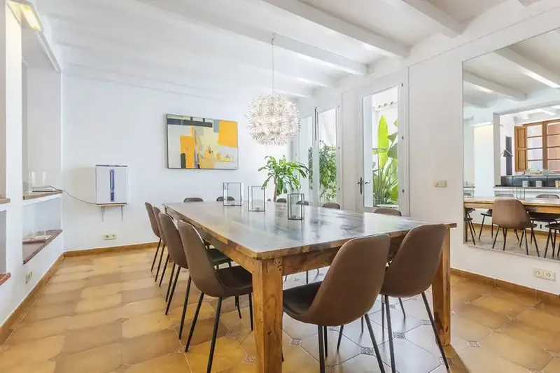 Unique, spacious family townhouse with the best rooftop in the city. With private pool and fantastic chill-out areas, as well as u — photo 5