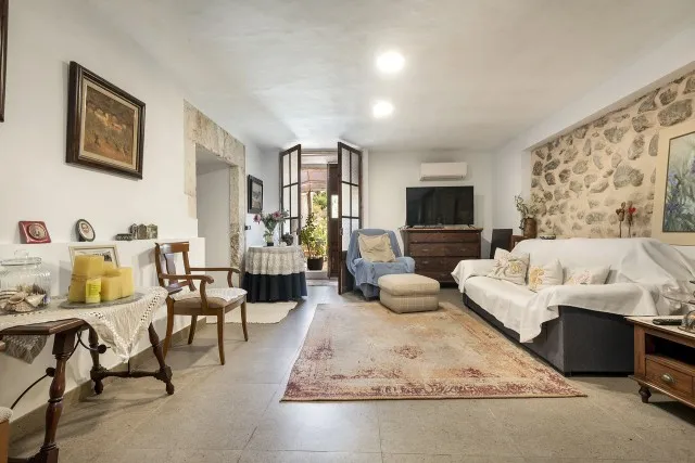 Rustic finca on a large countryside plot for sale in Selva, central Mallorca — photo 5