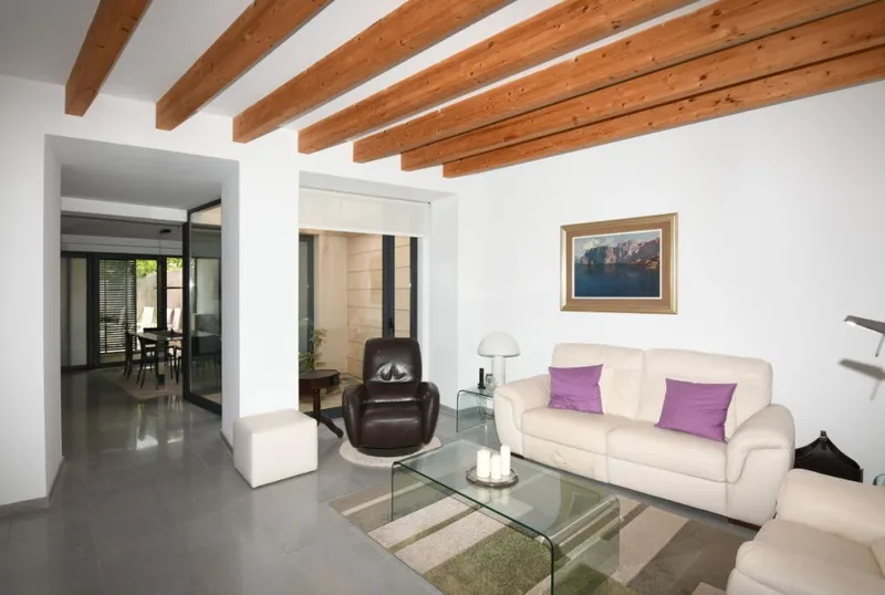 Central renovated 3-story town house in Llucmajor — photo 5
