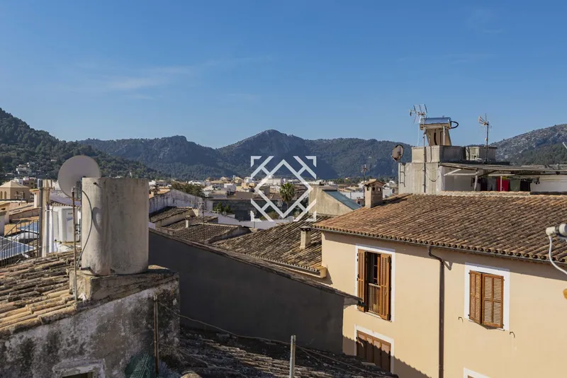 Charming Townhouse for Sale in the Old Town of Pollença with Great Renovation Potential and Panoramic Views — photo 2