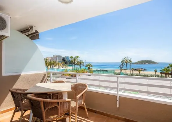 Flat / apartment in Avenida Magaluf, 18, Magaluf, Calvià — photo 2