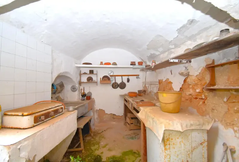 Interesting house for total renovation of 270 m² built in the old town of Muro, just a minute's walk from the — photo 11